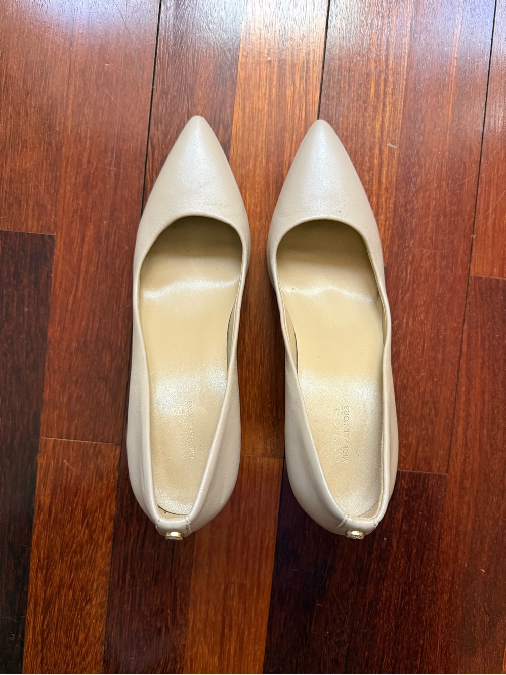 Michael Kors Classic Pointed-Toe Women's Pumps Nude